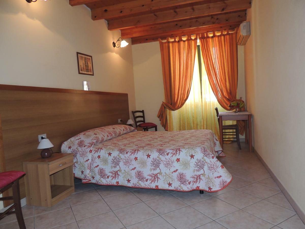 La Marina Bed & Breakfast กาญารี ภายนอก รูปภาพ